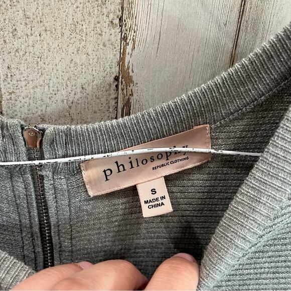 Philosophy Gray Ribbed Batwing Drop Shoulder Exposed Zipper Sweater - Picture 3 of 7